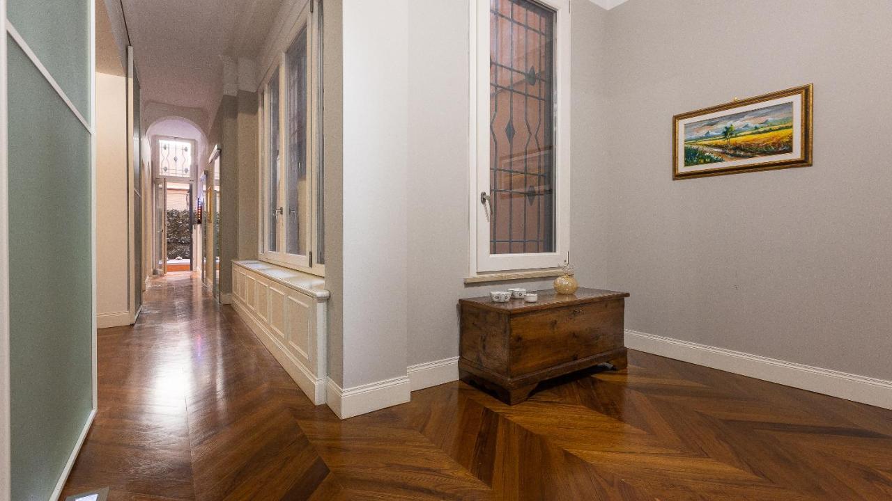 Gregoriana Luxury Rental In Rome Exterior photo